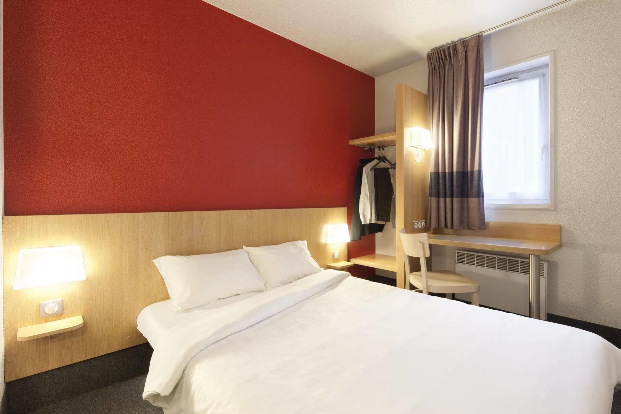 B&B Hotel Saint-Michel Sur Orge Buitenkant foto